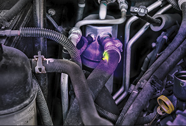 汽车发动机有油渗漏怎么检测？